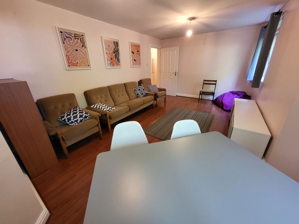 Property photo 3 of 16 Gallery