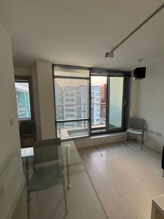 Property photo 3 of 6