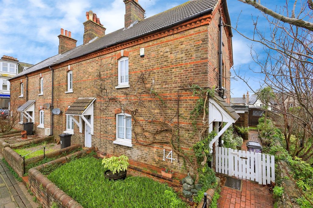 Property photo 1 of 16