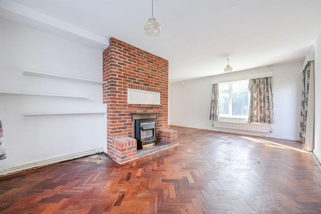 Property photo 2 of 12