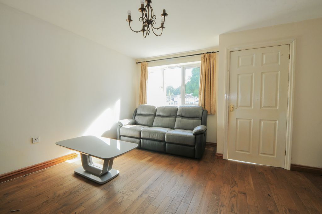 Property photo 2 of 28