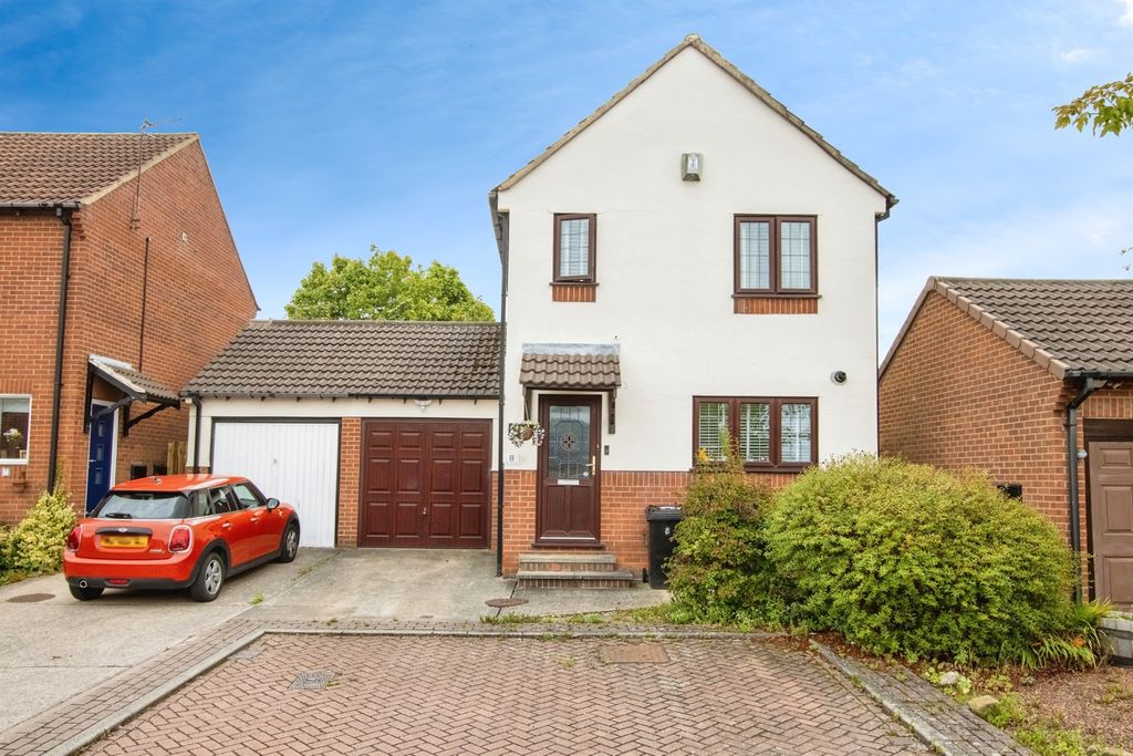 Property photo 1 of 11