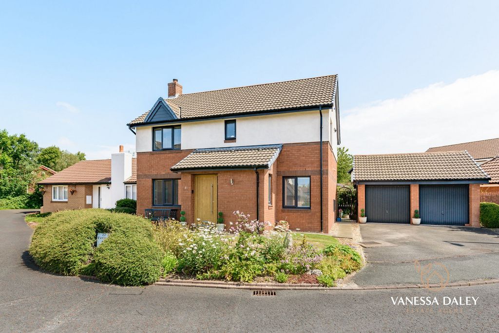 Property photo 1 of 44