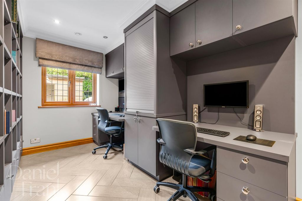 Additional image 19 of 5 bed detached house for saleWest View, Loughton IG10