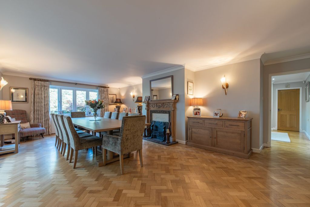 Property photo 3 of 30 Dining Room