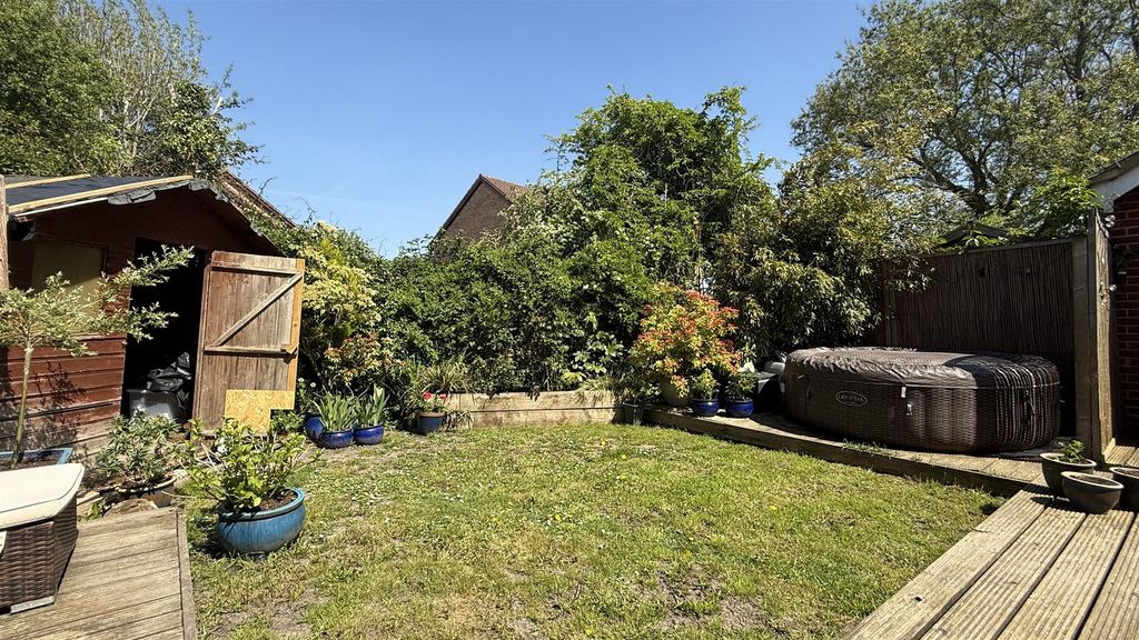 Property photo 3 of 27