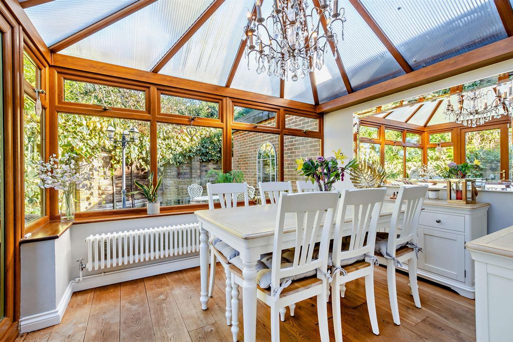 Property photo 3 of 25 8666530-Interior12-800.Jpg