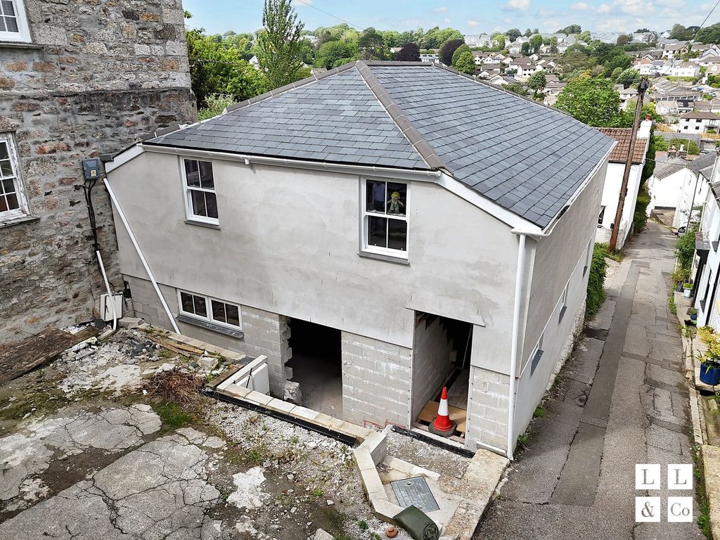 Property photo 1 of 38 Rear New Build Property