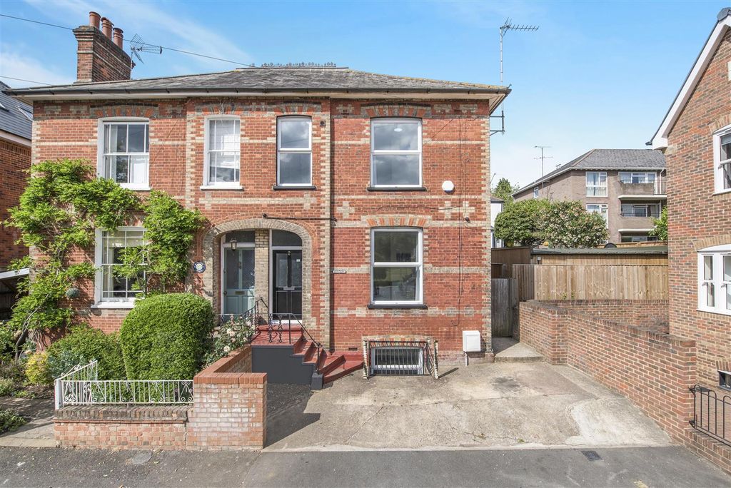 Property photo 1 of 11 Front