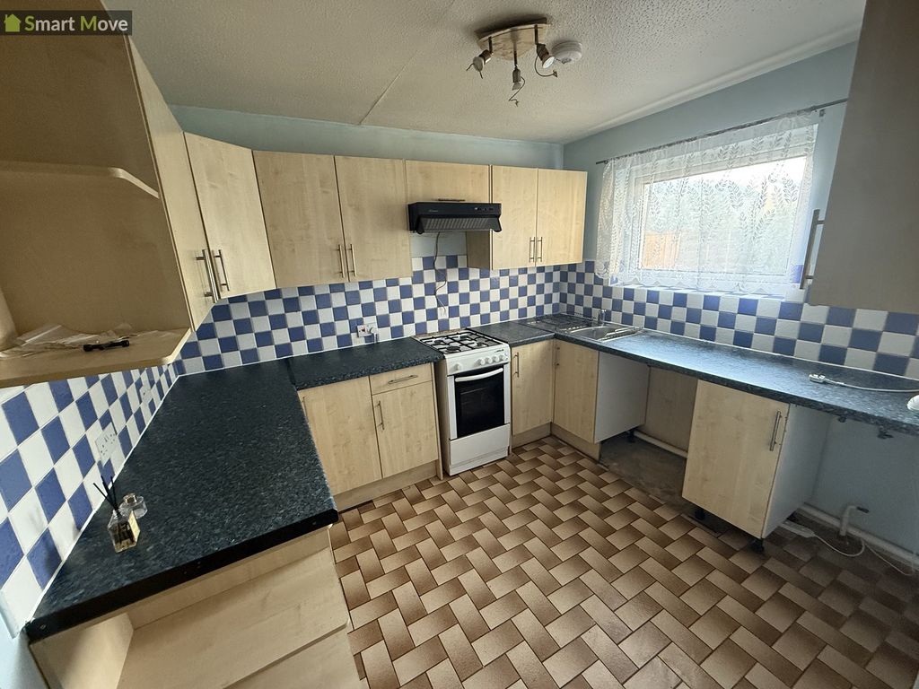 Property photo 3 of 14 Kitchen