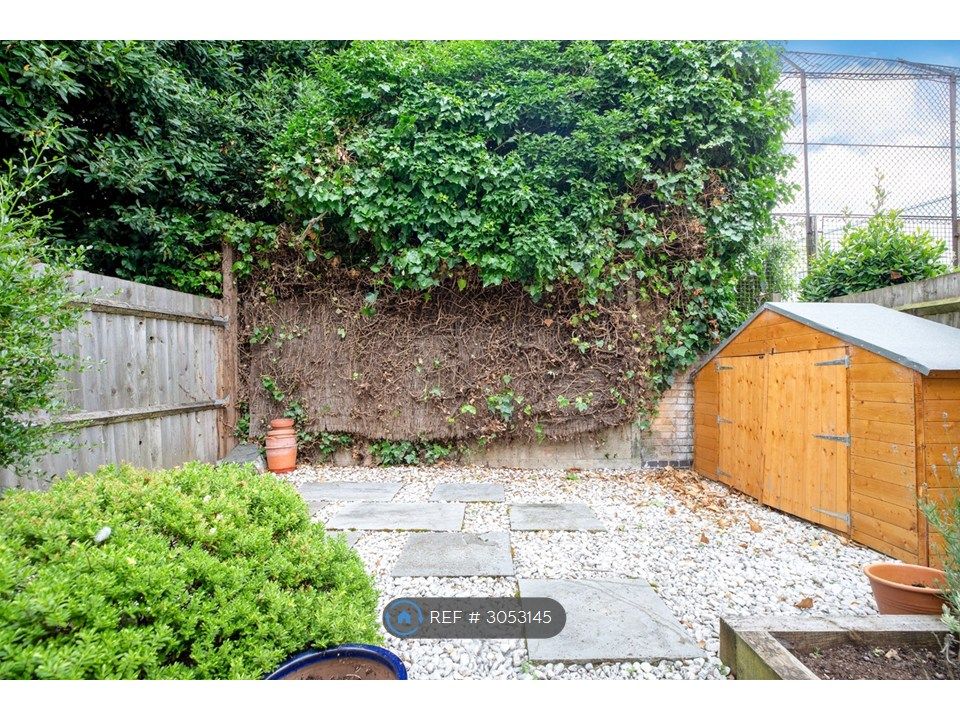 Property photo 3 of 12 Private Garden