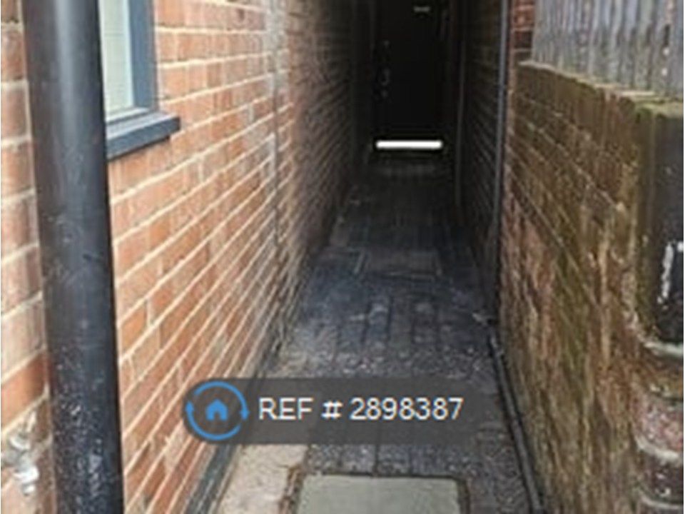 Property photo 3 of 35 Corridor
