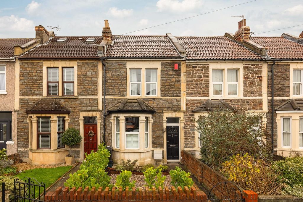 Property photo 2 of 21 Char4917.Jpg