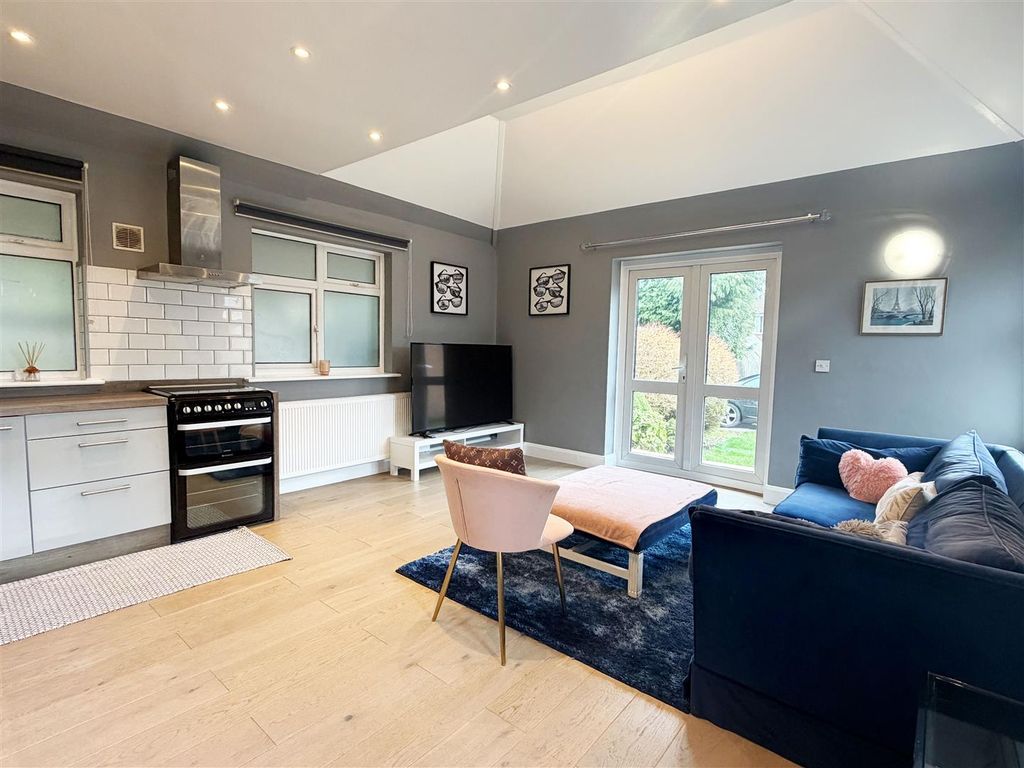 Property photo 3 of 8 Tob Recep2.Jpg