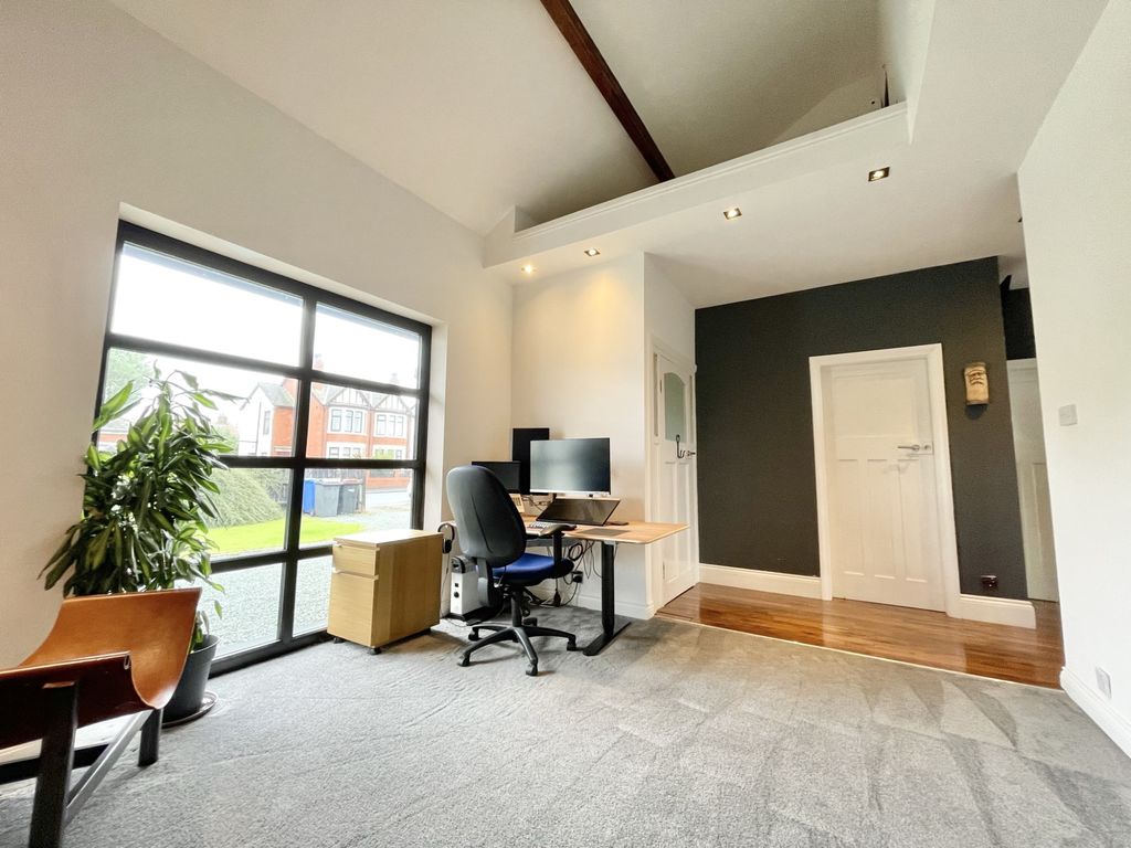 Property photo 3 of 43