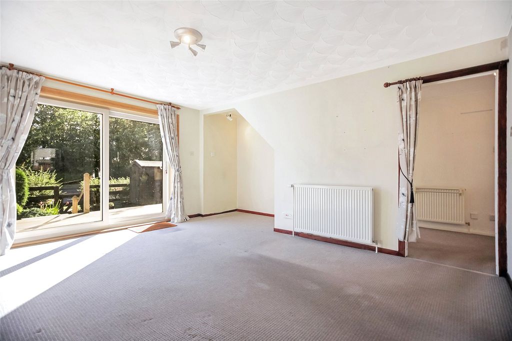 Property photo 2 of 16 Picture No. 24