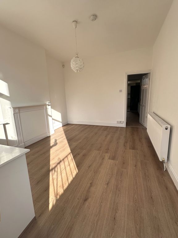 Property photo 2 of 30