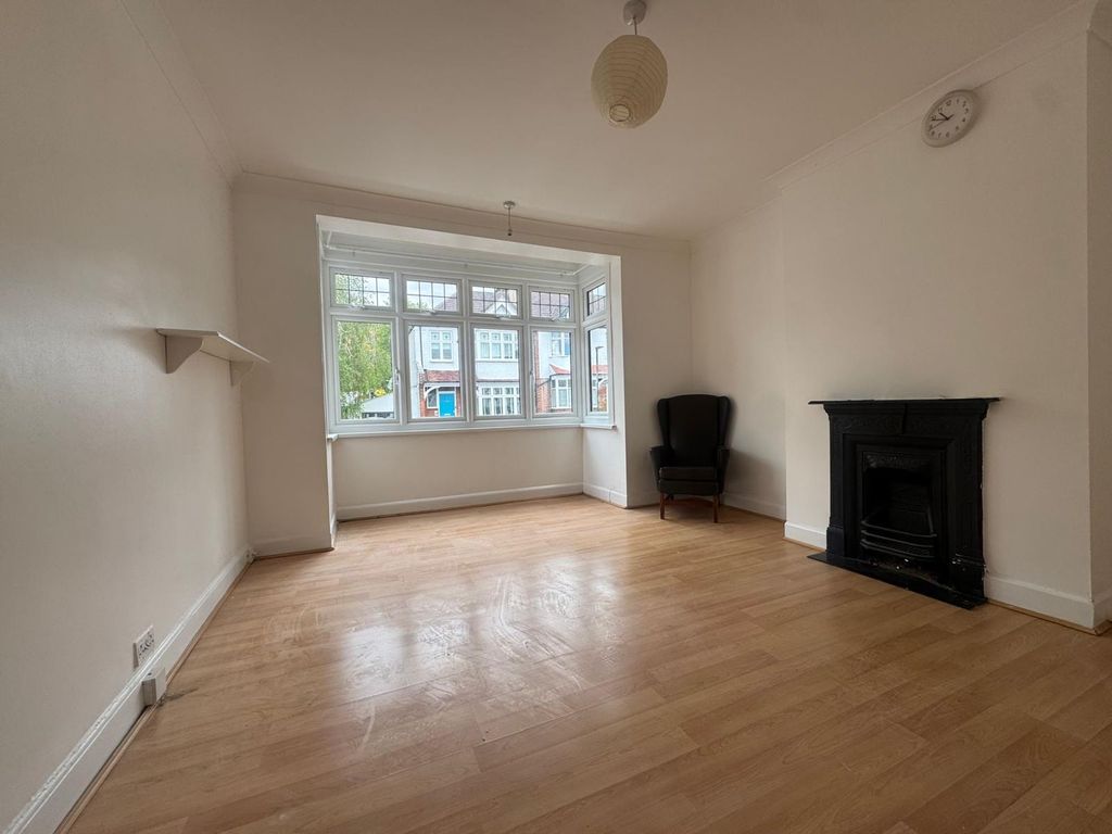 Property photo 3 of 24