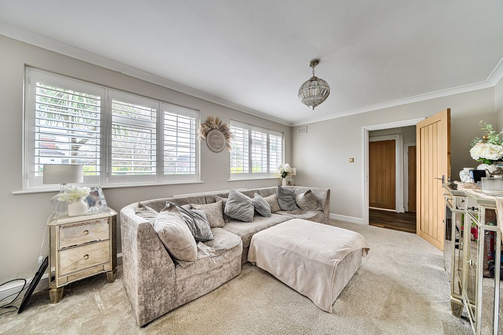 Property photo 3 of 20 1431292-13-69c18F...