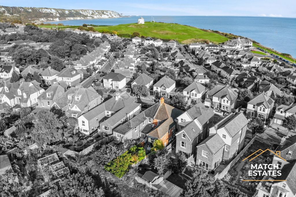 Property photo 2 of 21