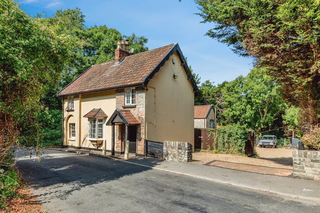 Property photo 2 of 17
