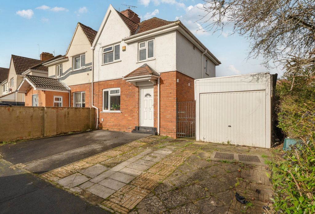 Property photo 1 of 17 1407474-1-698Eff9...