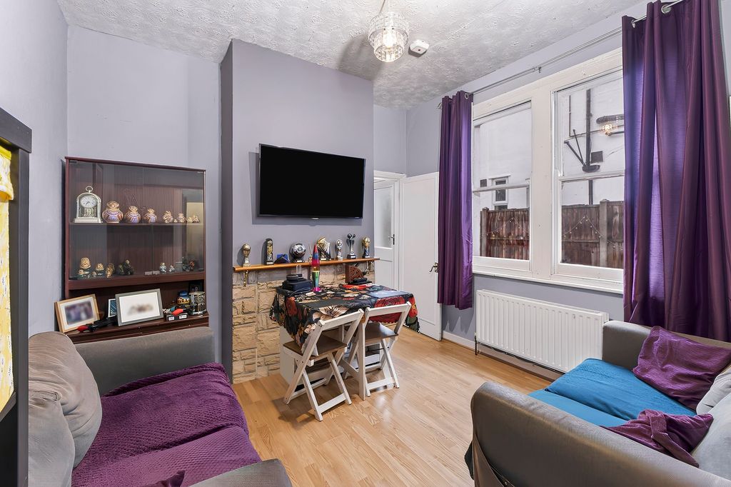 Property photo 3 of 12