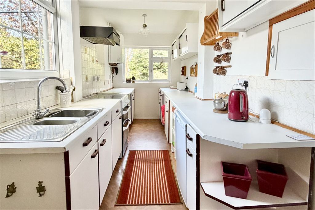 Property photo 3 of 37 Kitchen