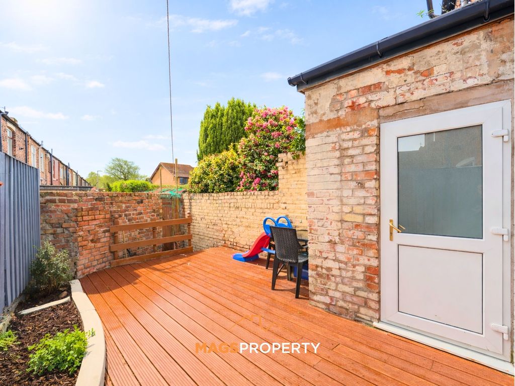 Property photo 2 of 23