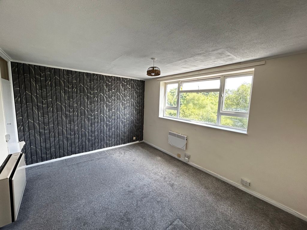 Property photo 1 of 7 Bedroom