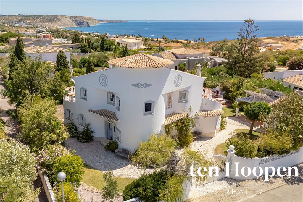 Property photo 1 of 44 4 Bedroom Villa With Panoramic Sea Views - Luz - Lagos