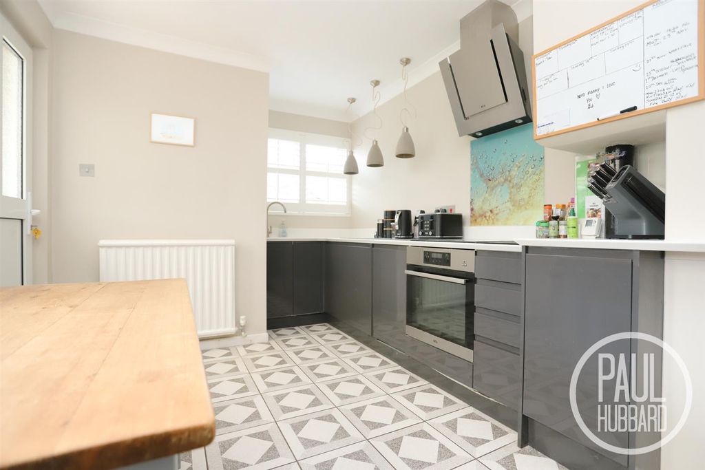 Property photo 2 of 17 Img_9467.Jpg