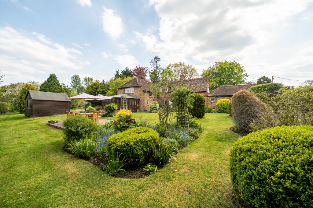 Property photo 2 of 23