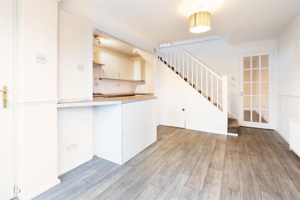 Property photo 2 of 8 Kitchen / Dining Room