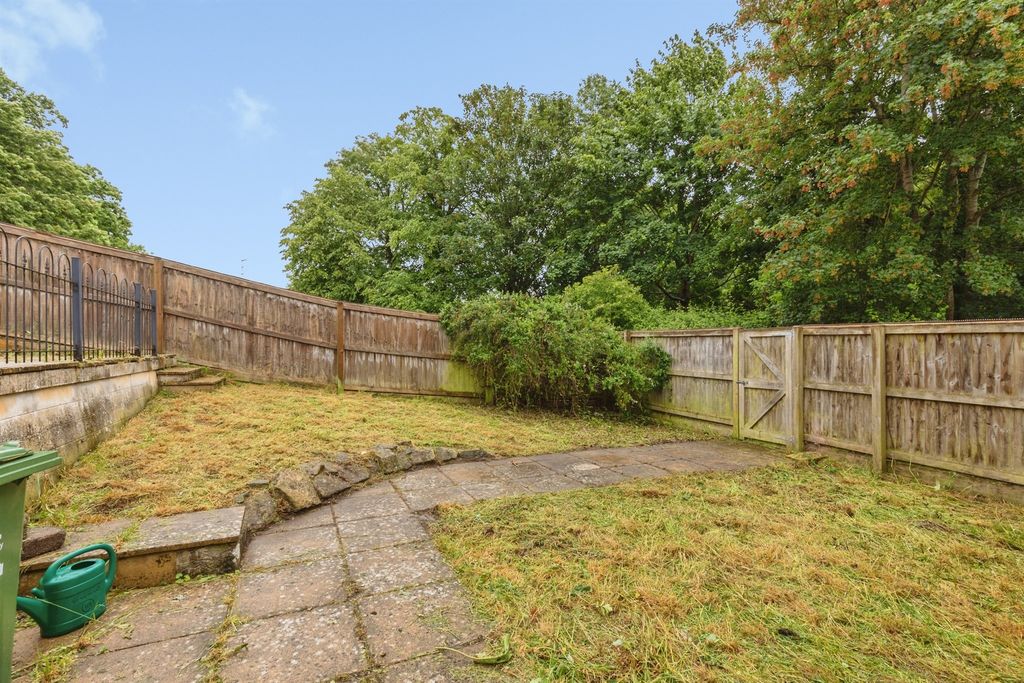 Property photo 2 of 20