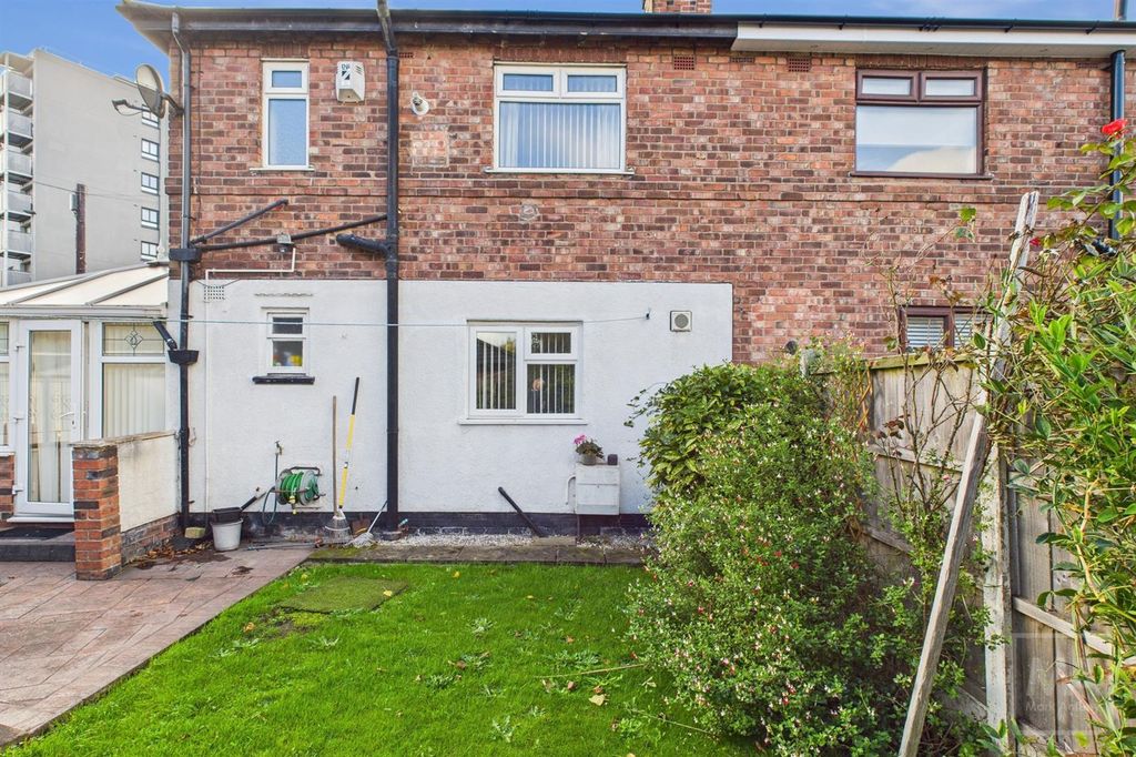 Property photo 3 of 15 Garden