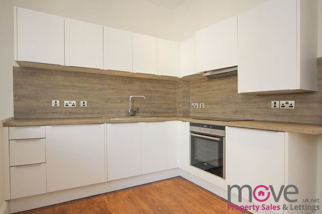 Property photo 3 of 6 Photo 6