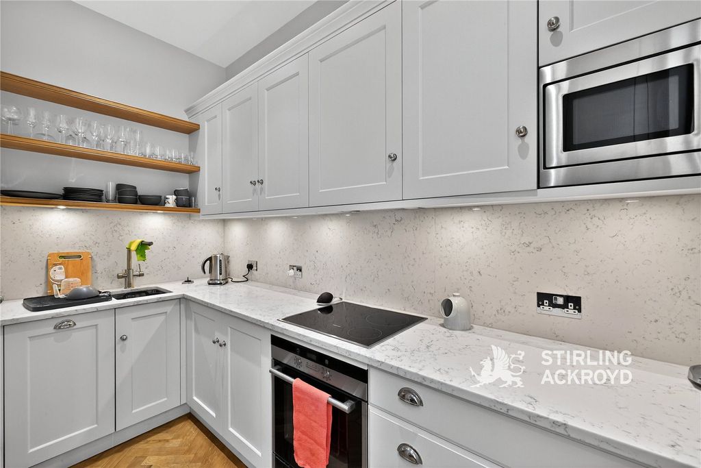 Property photo 2 of 14 Kitchen