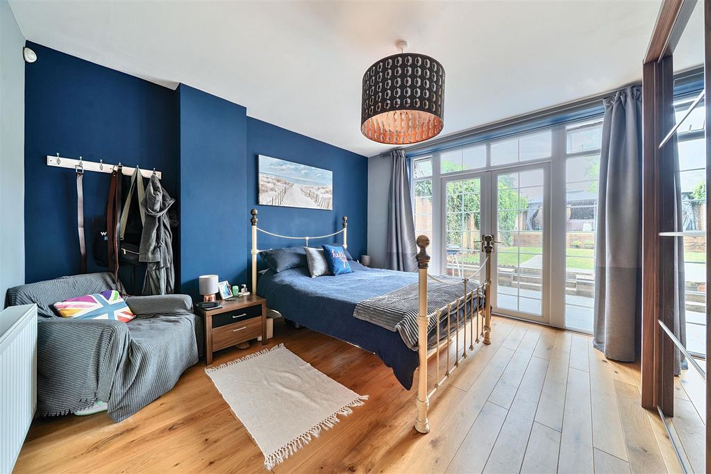 Property photo 3 of 25