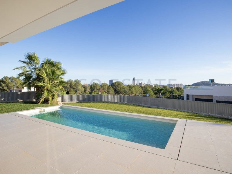 Property photo 2 of 30