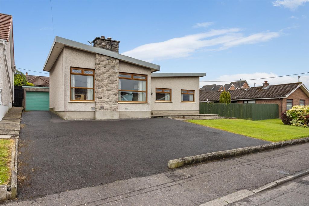 Property photo 1 of 25 16 Glennor Crescent 25.Jpg