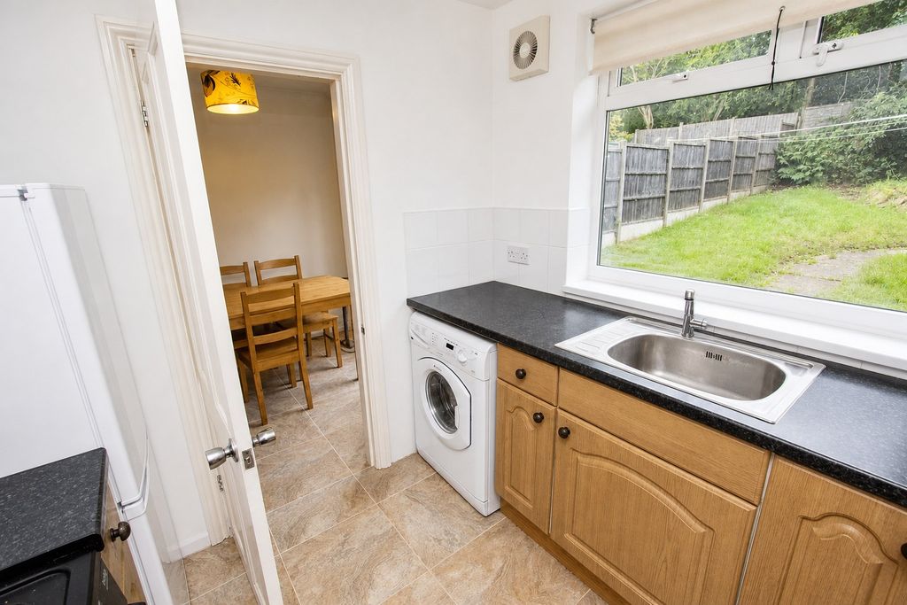 Property photo 3 of 14 Kitchen