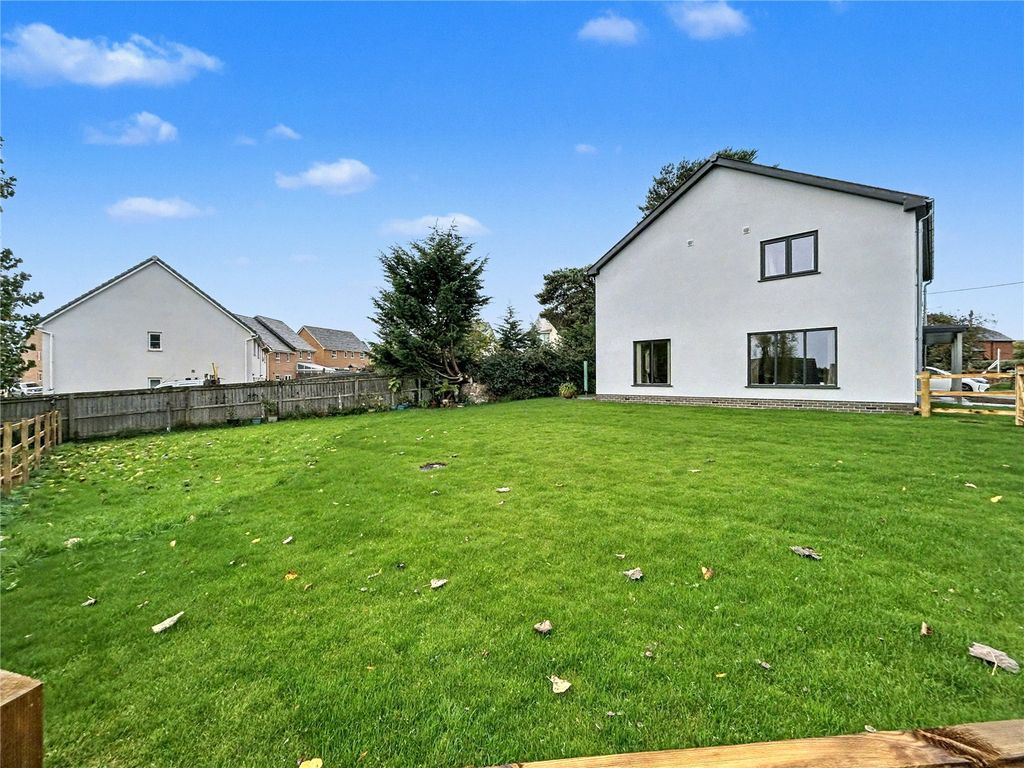 Property photo 3 of 20 Garden