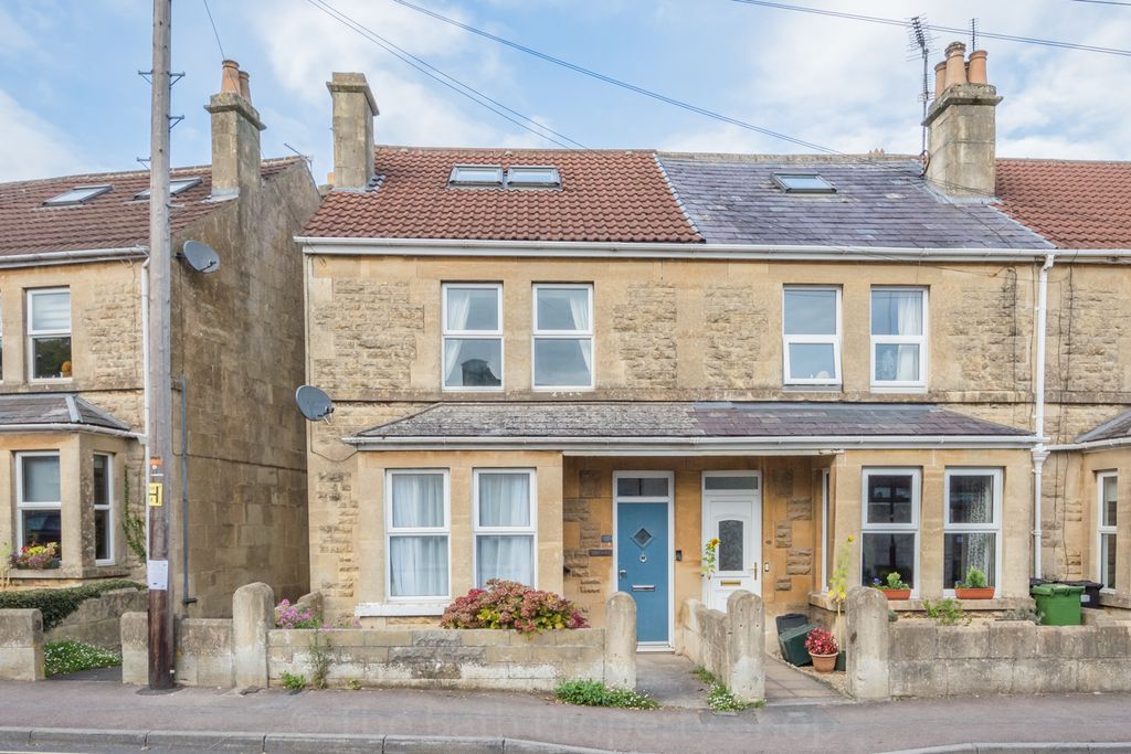 Property photo 1 of 25 27 Combe Road New-24