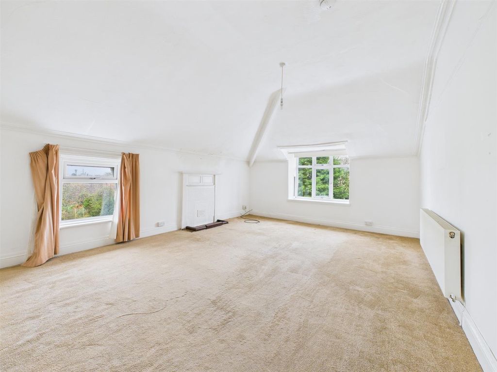 Property photo 1 of 9 Cam03844G0-Pr0346-Still006.Jpg