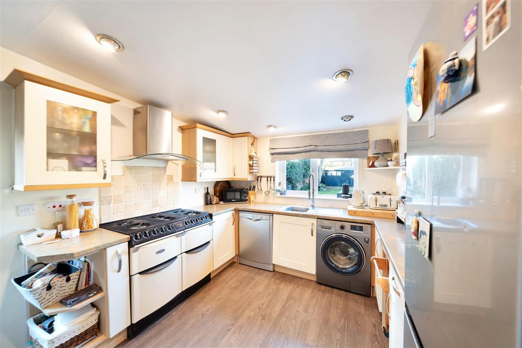 Property photo 3 of 17 Blenheim Rd-32.Jpg