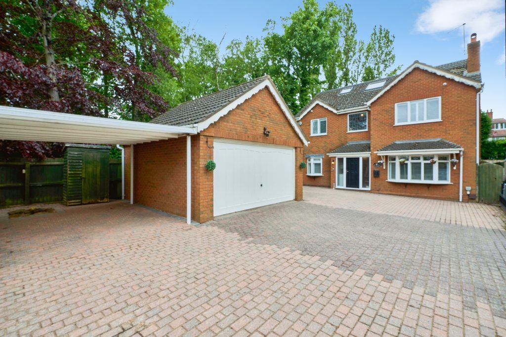 Property photo 2 of 48
