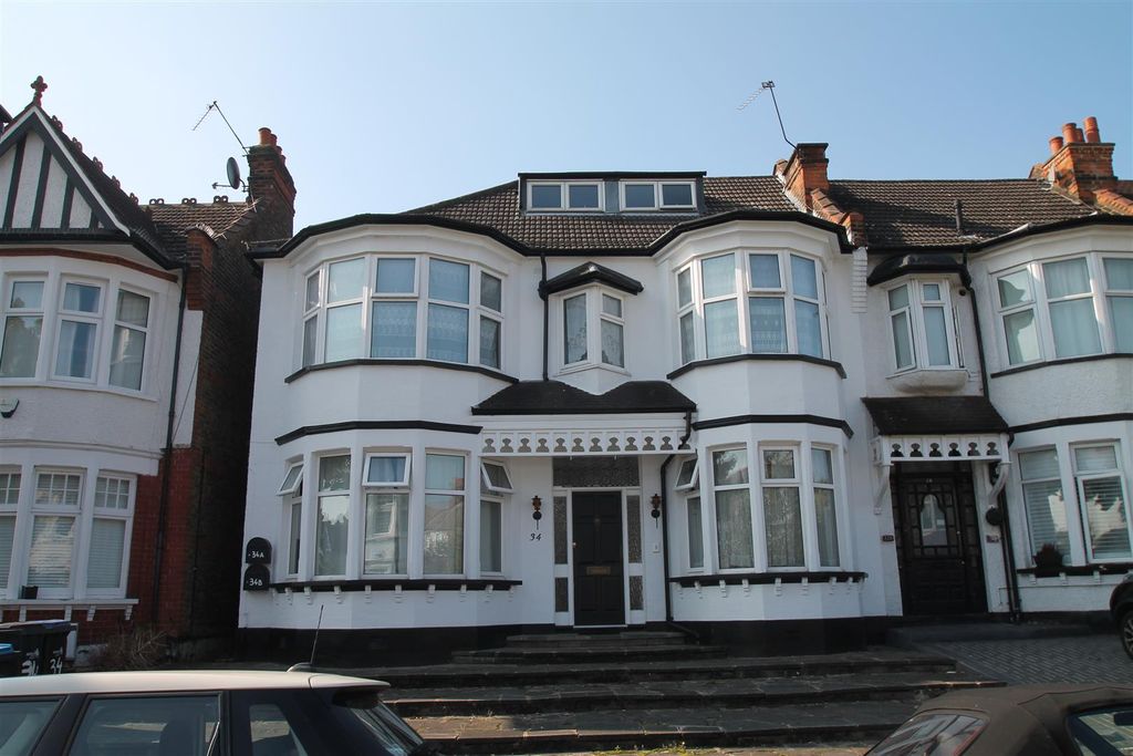 Property photo 1 of 7 Front