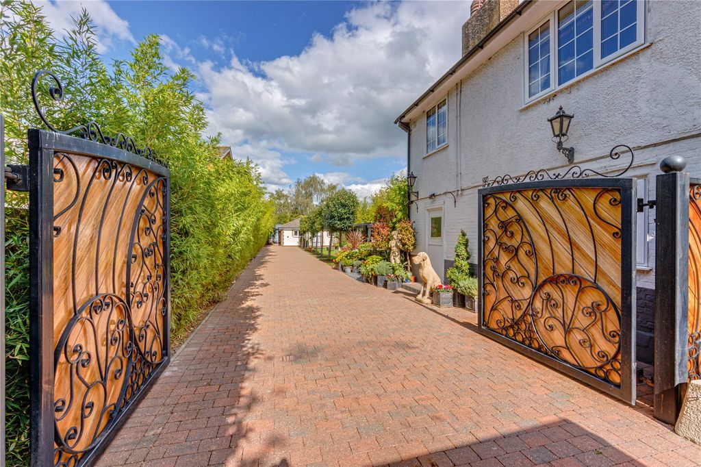 Property photo 3 of 45 Picture No. 04