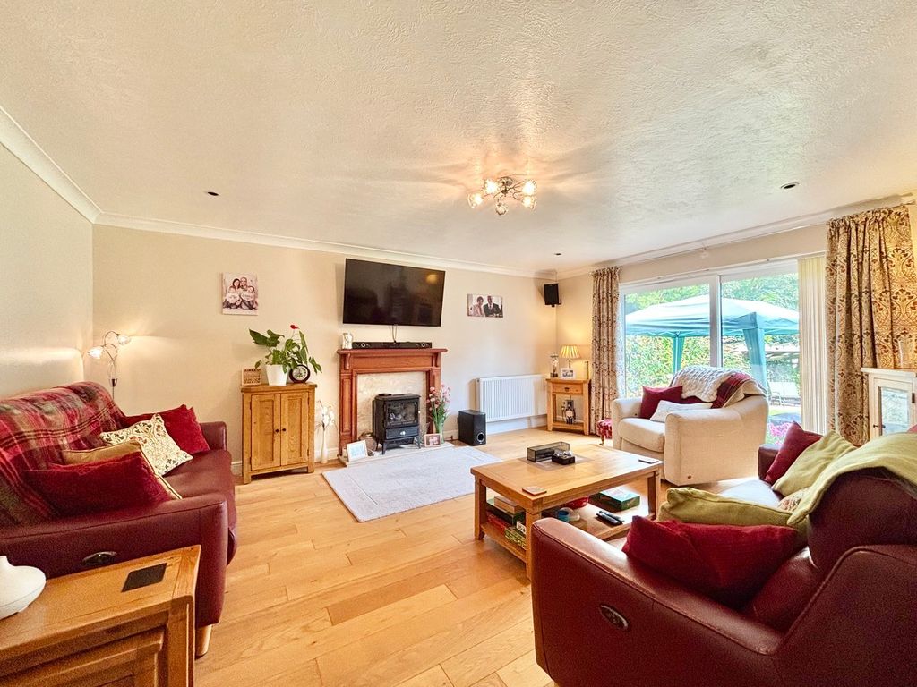 Property photo 3 of 23